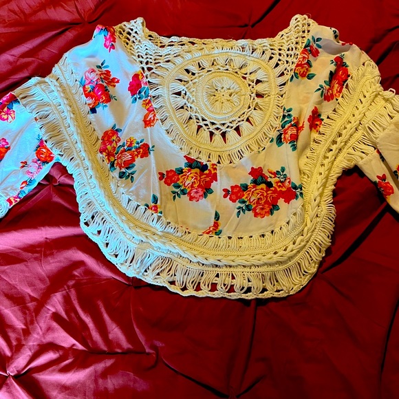 Flower design pullover. One size - Picture 1 of 2